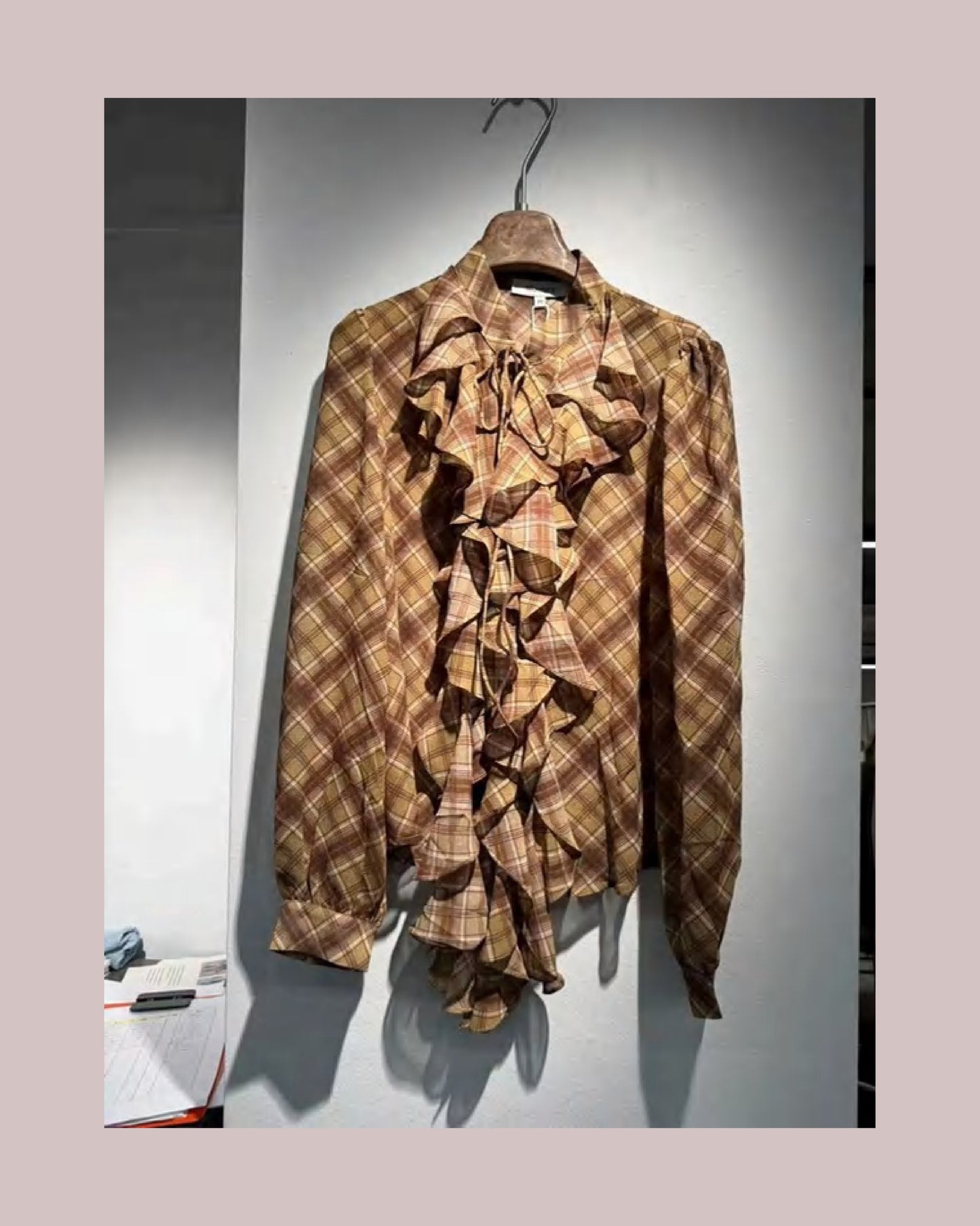 L1139/O LONG SLEEVE BLOUSE WITH RUFFLE