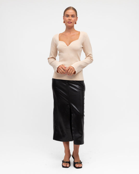 TF10702/O KNIT HEART NECK LINE TOP