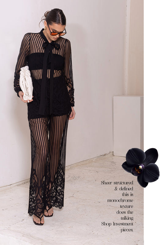 LPE886/O WHITE & BLACK LACE TOP
