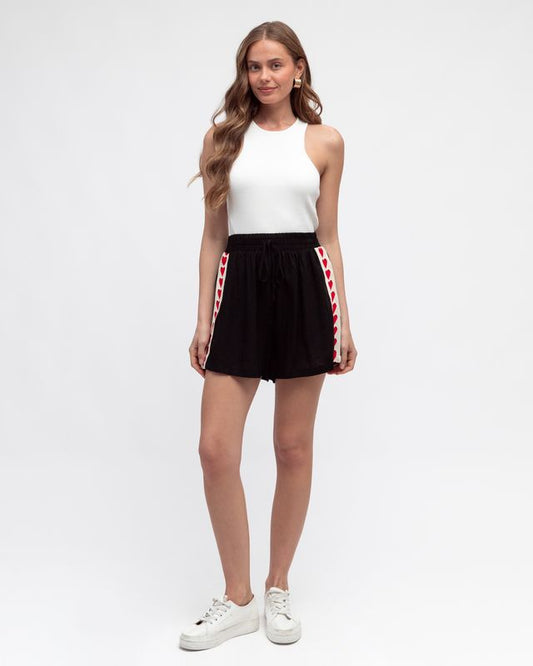 VVN11529/O RED HEART SHORTS