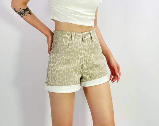 CGJ1759 - ANIMAL DENIM SHORTS light