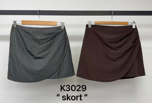 K3029/ O STRIPE SKORT
