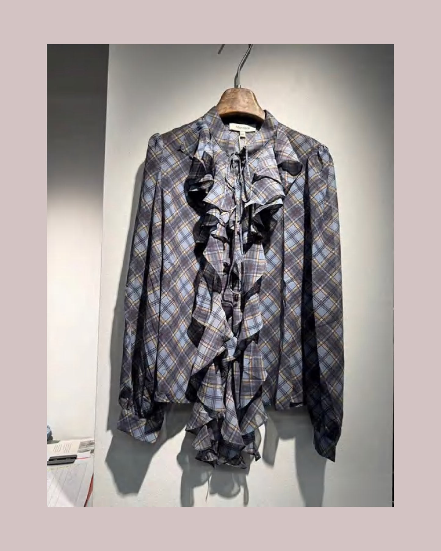 L1139/O LONG SLEEVE BLOUSE WITH RUFFLE