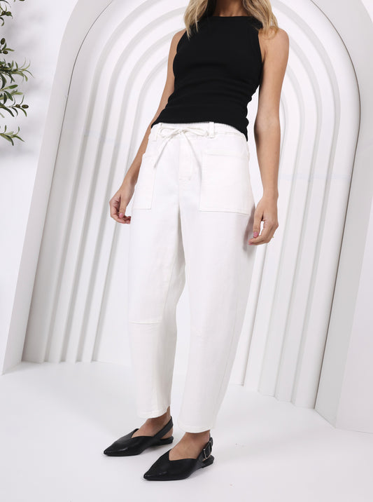 PDN80MJ LEO BARREL JEANS -white