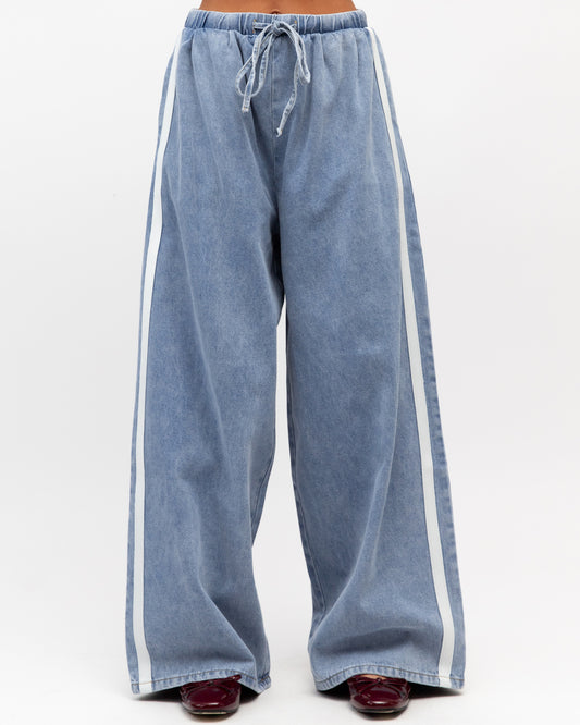PH14108/O SORA TRACKIES