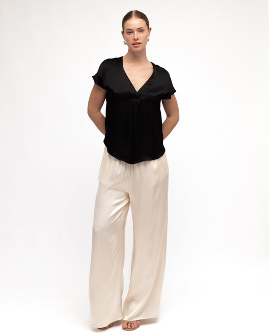 TF11195/O SATIN V NECK TOP