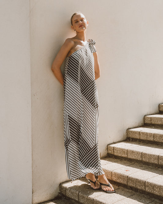 TFE9708-D-9/O LINEAR LUXE DRESS