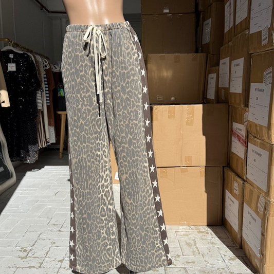 526-44 Leopard Pant w/ Chocolate Star