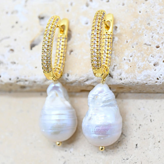 JFF-E Gold and pearl earrings