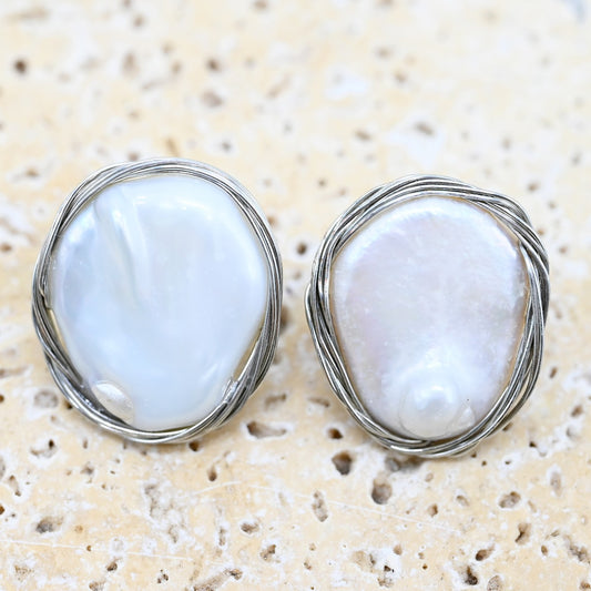 JFY-E Pearl earrings